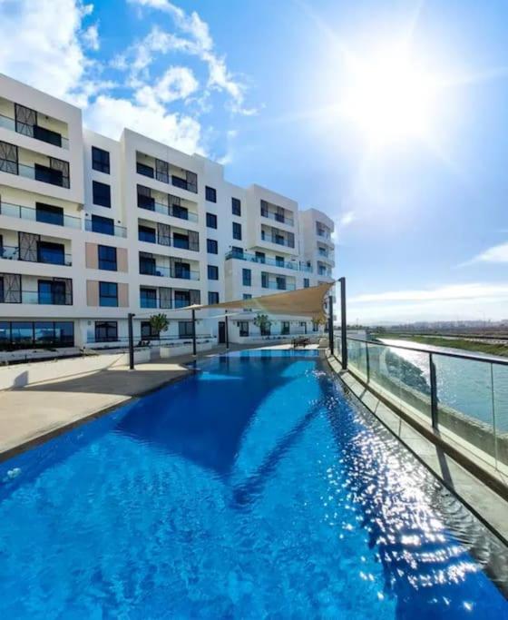 Beachfront 2bhk At Al Mouj अपार्टमेंट Seeb