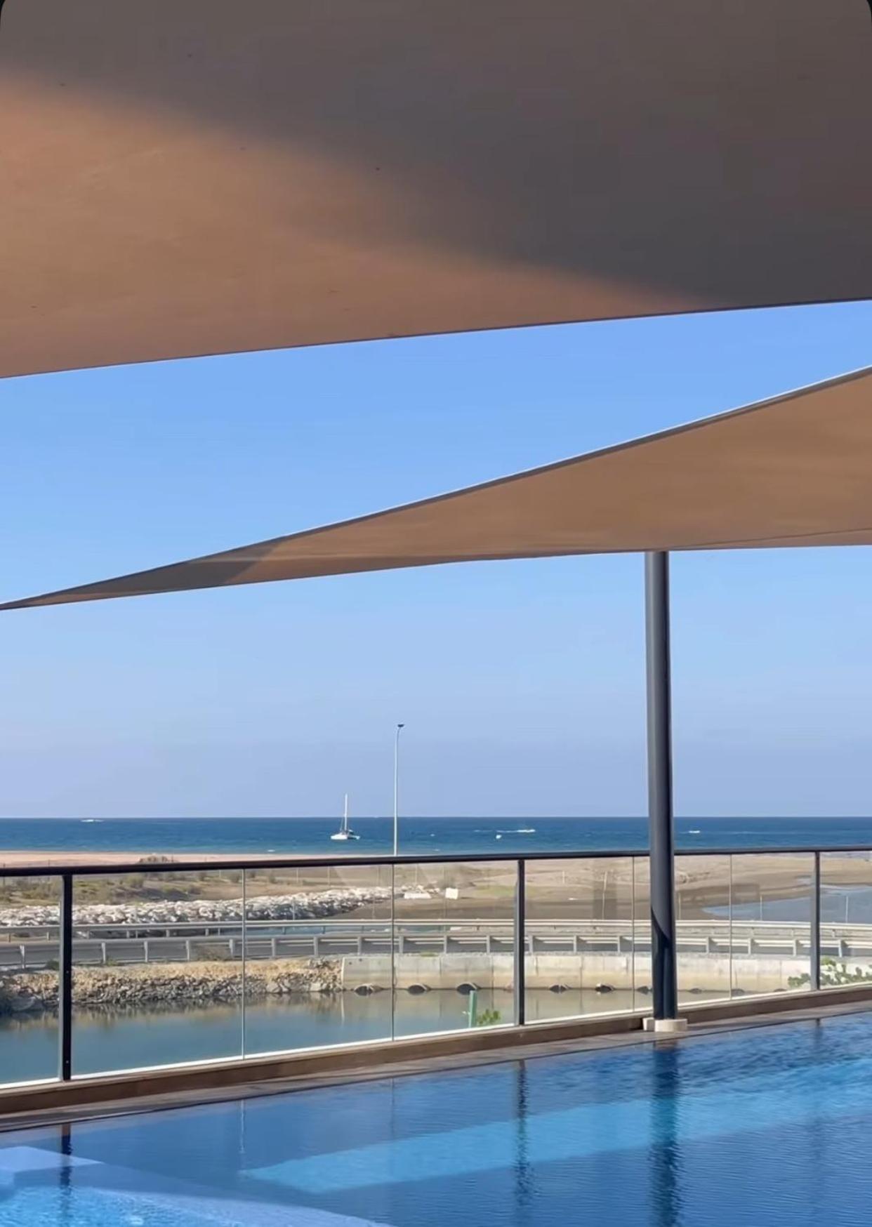 Beachfront 2bhk At Al Mouj * Seeb
